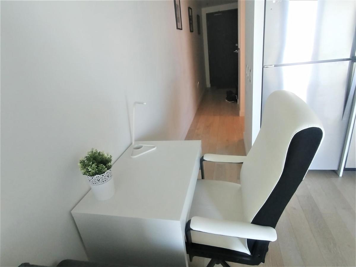 Luxury Skyline Condo In Downtown Free 24/7 Parking Winnipeg Exteriör bild
