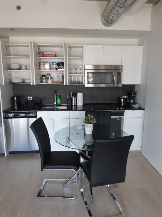 Luxury Skyline Condo In Downtown Free 24/7 Parking Winnipeg Exteriör bild