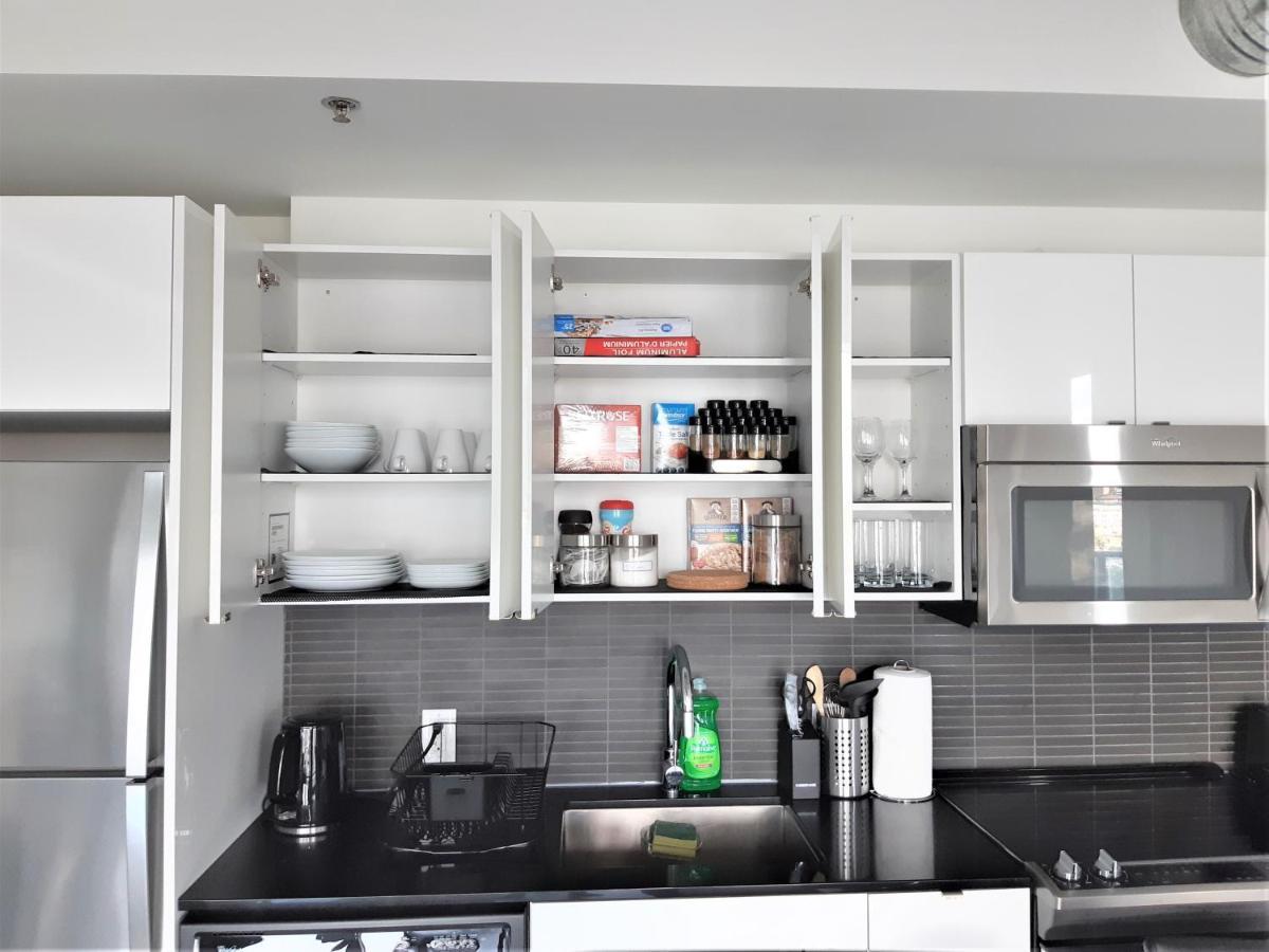 Luxury Skyline Condo In Downtown Free 24/7 Parking Winnipeg Exteriör bild