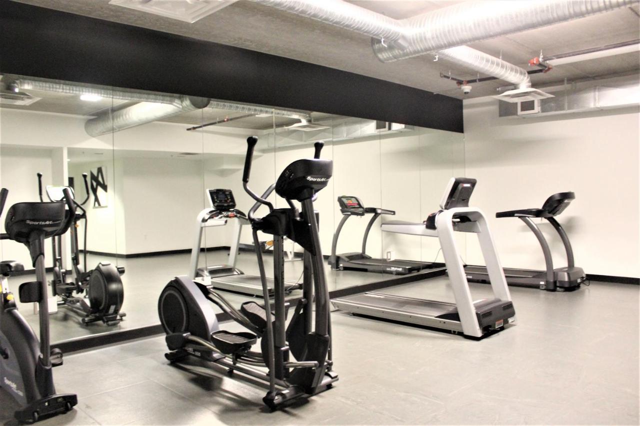 Luxury Skyline Condo In Downtown Free 24/7 Parking Winnipeg Exteriör bild
