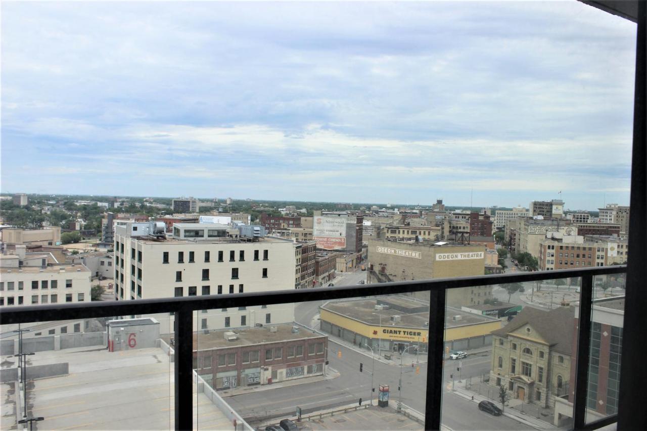 Luxury Skyline Condo In Downtown Free 24/7 Parking Winnipeg Exteriör bild
