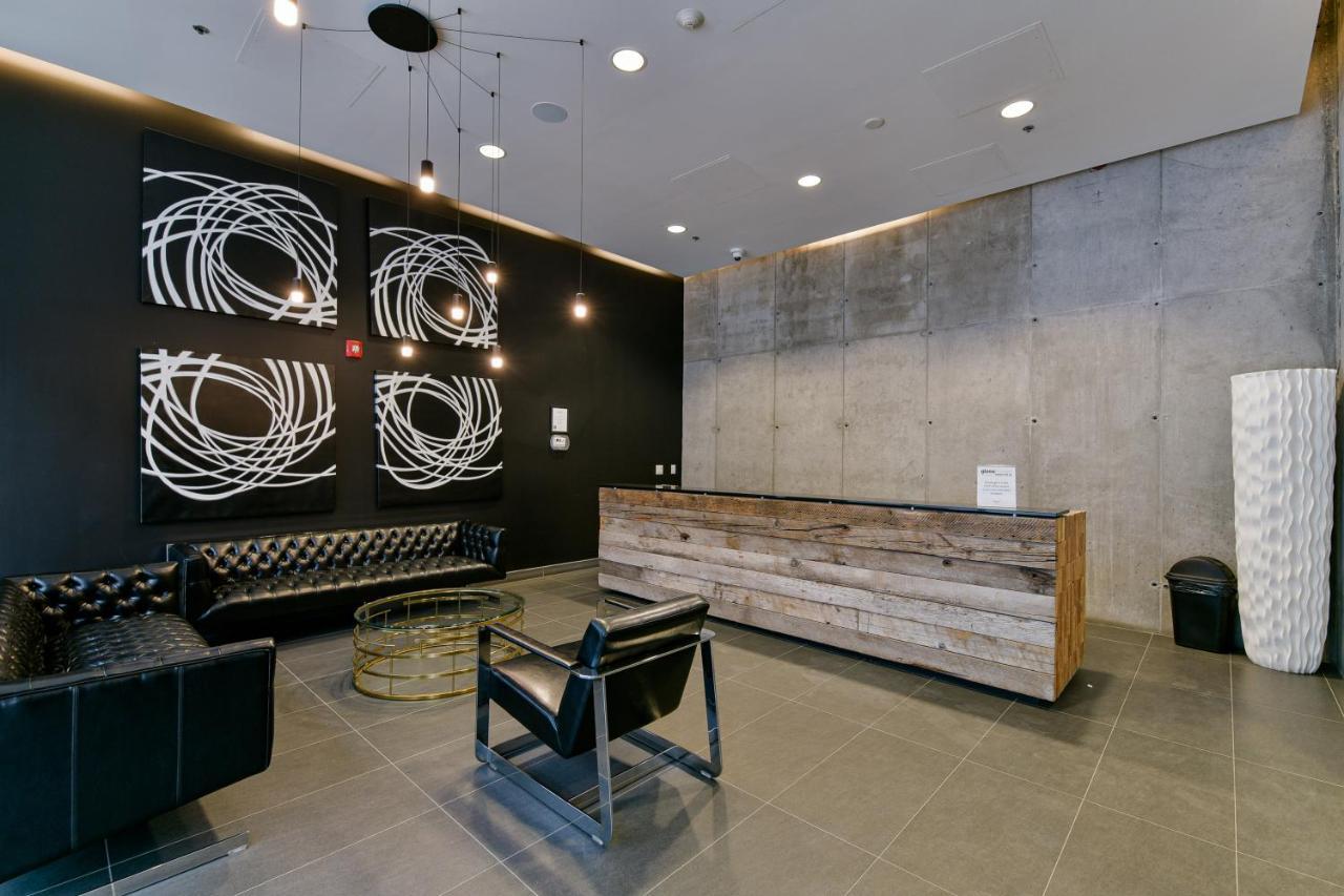 Luxury Skyline Condo In Downtown Free 24/7 Parking Winnipeg Exteriör bild